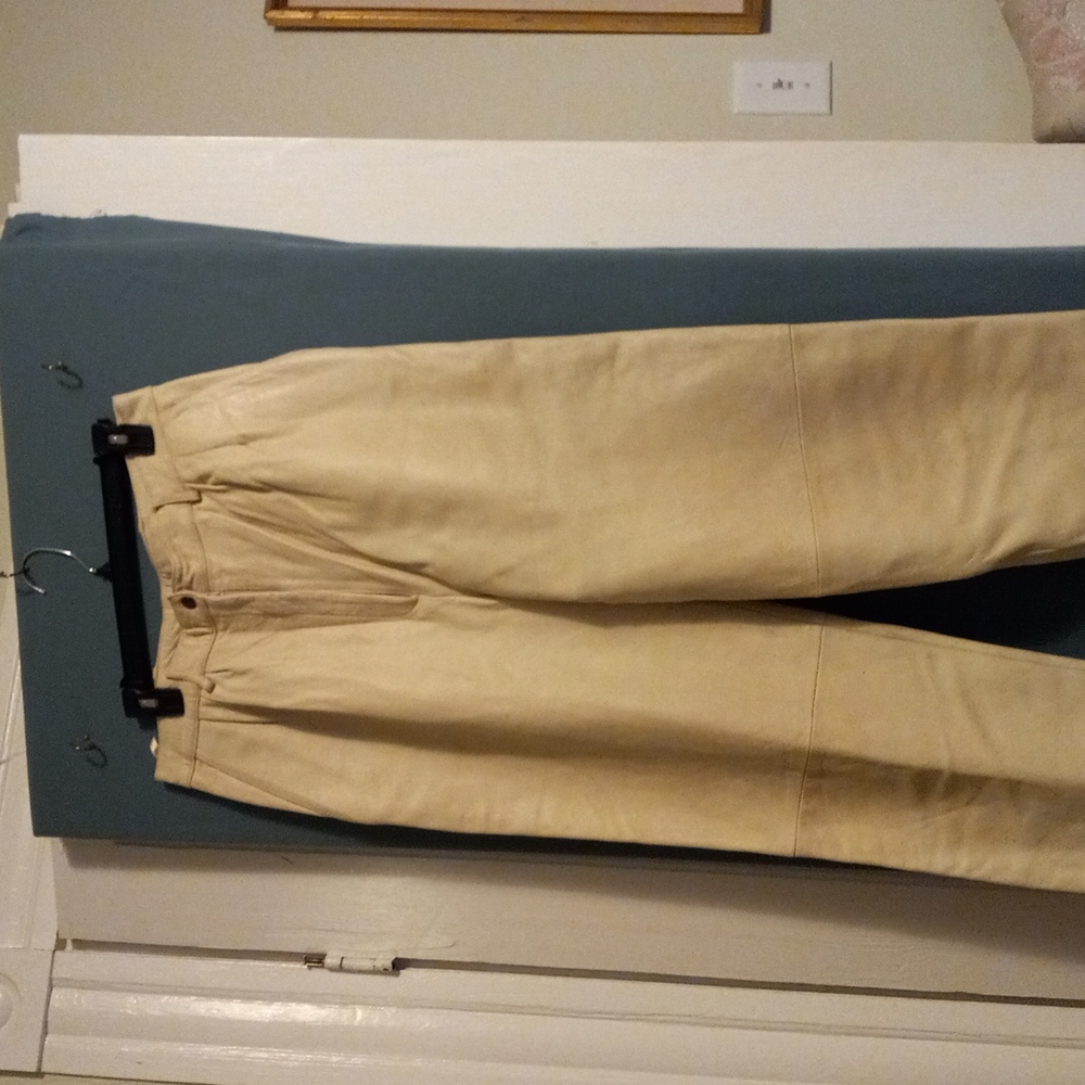 LADIES  (OFF WHITE) LEATHER PANTS GOOD CONDITION by TRADITIONAL TRENDS
